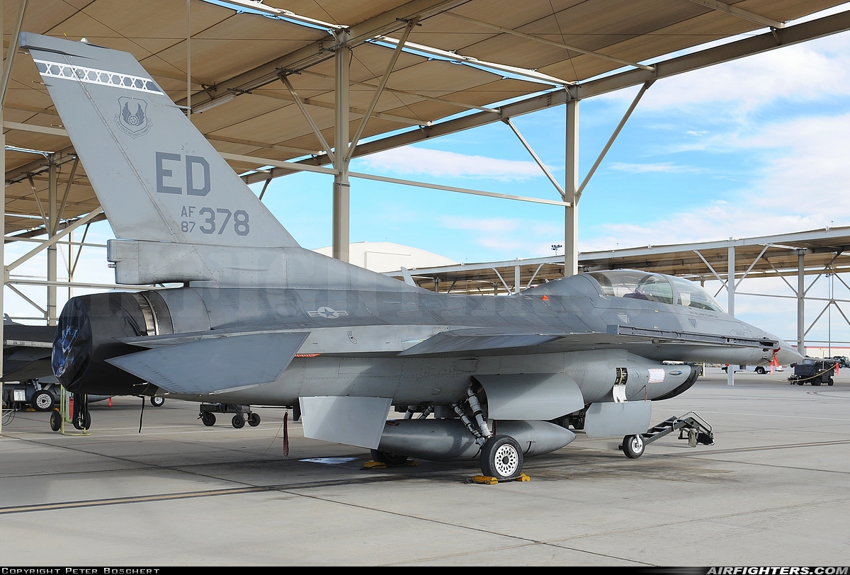USA - Air Force General Dynamics F-16D Fighting Falcon 87-0378 at Edwards - AFB (EDW / KEDW), USA