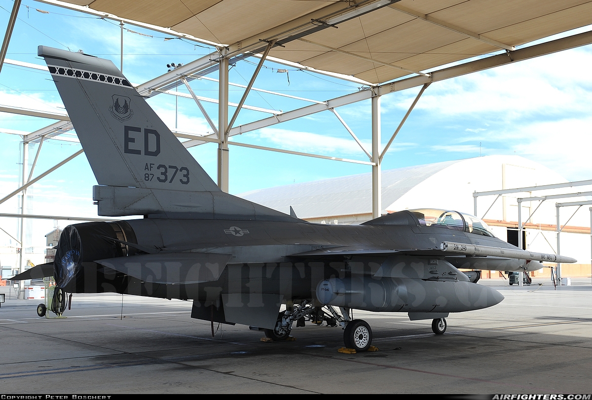 USA - Air Force General Dynamics F-16D Fighting Falcon 87-0373 at Edwards - AFB (EDW / KEDW), USA