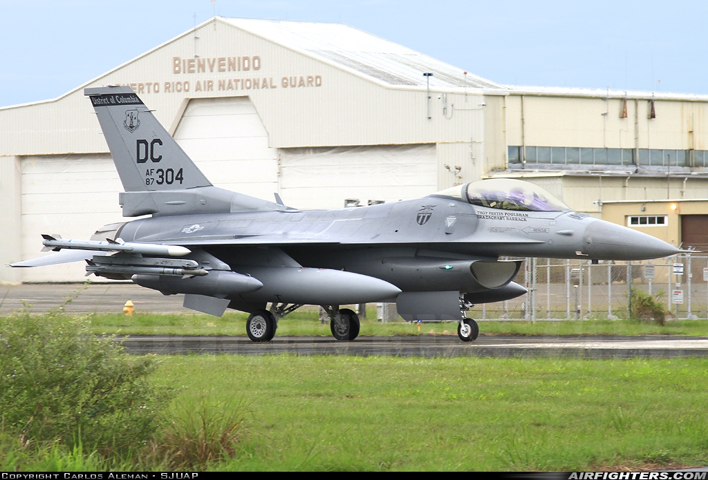 USA - Air Force General Dynamics F-16C Fighting Falcon 87-0304 at San Juan - Luis Munoz Marin Int. (SJU / TJSJ), Puerto Rico