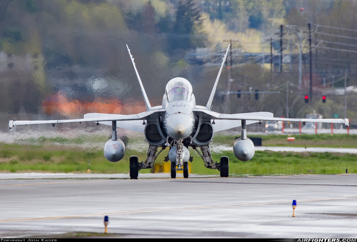 USA - Navy McDonnell Douglas F/A-18D Hornet 164040 at Seattle - Boeing Field / King County Int. (BFI / KBFI), USA