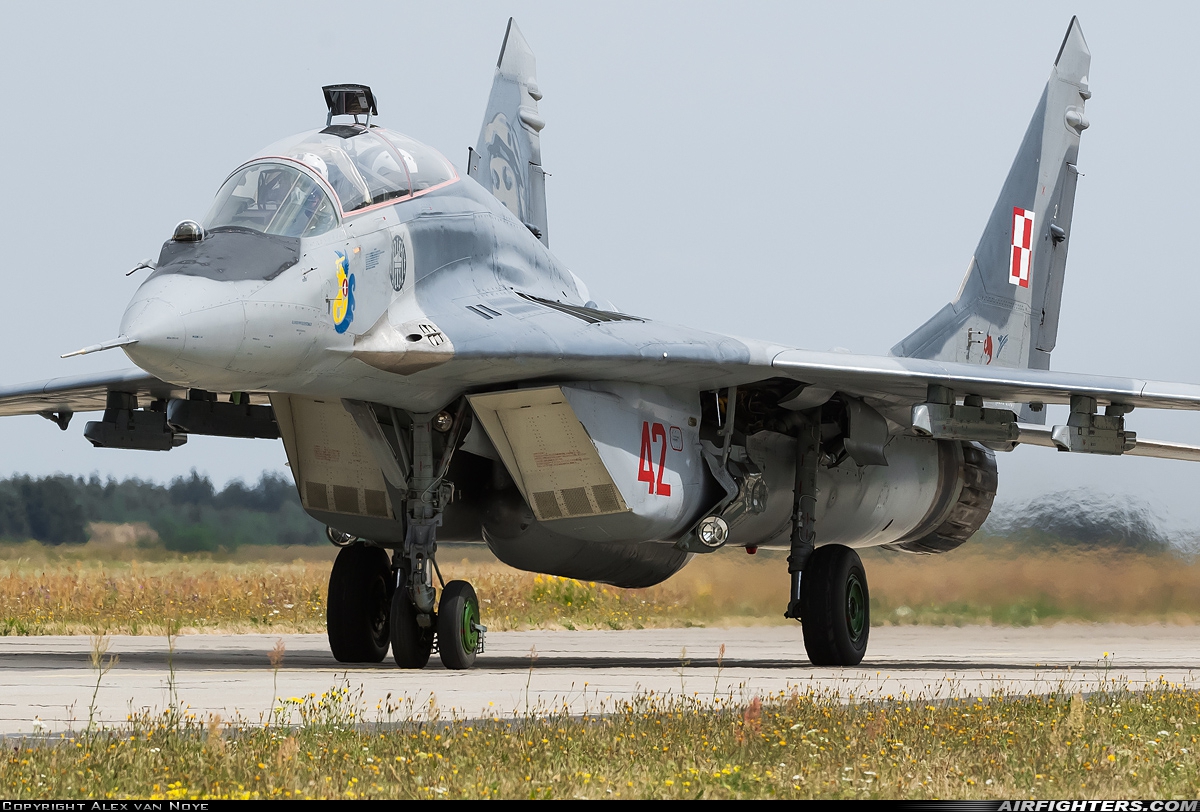 Poland - Air Force Mikoyan-Gurevich MiG-29UB (9.51) 42 at Minsk Mazowiecki (EPMM), Poland