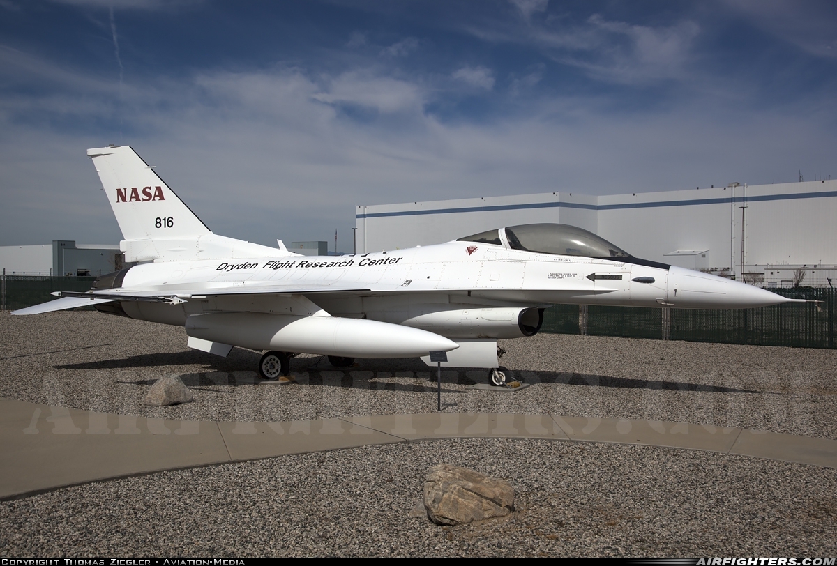 USA - NASA General Dynamics F-16A Fighting Falcon N816NA at Palmdale - Production Flight Test Installation AF Plant 42 (PMD / KPMD), USA