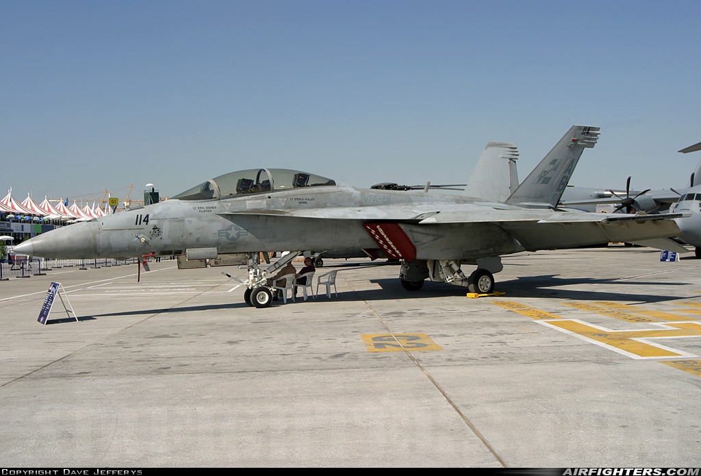 USA - Navy Boeing F/A-18F Super Hornet 165807 at Dubai - Int. (DXB / OMDB), United Arab Emirates
