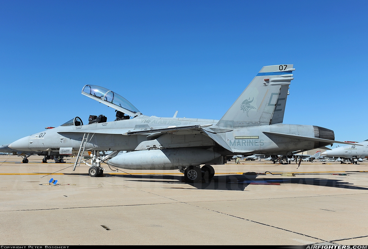 USA - Marines McDonnell Douglas F/A-18D Hornet 165414 at San Diego - Miramar MCAS (NAS) / Mitscher Field (NKX / KNKX), USA