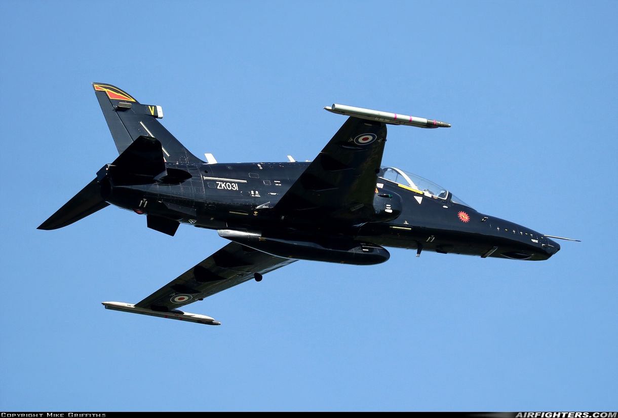 UK - Air Force BAE Systems Hawk T.2 ZK031 at Valley (EGOV), UK