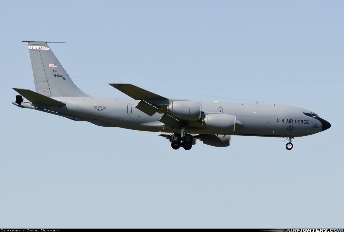 USA - Air Force Boeing KC-135R Stratotanker (717-148) 57-1453 at Mildenhall (MHZ / GXH / EGUN), UK
