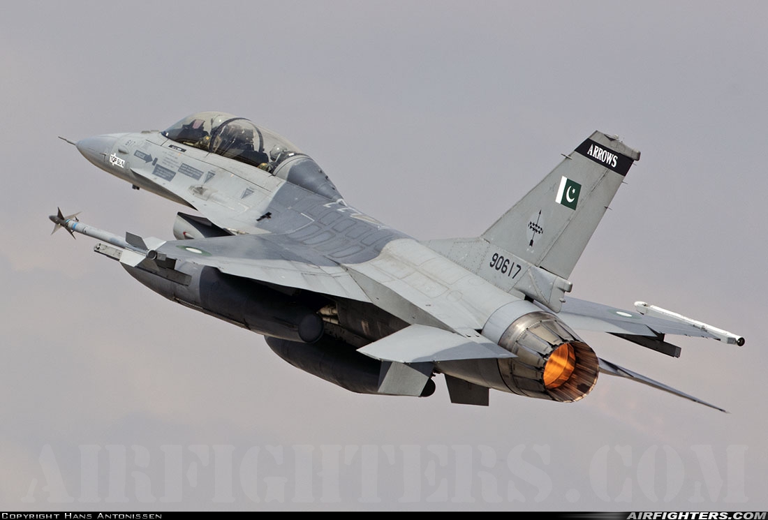 Pakistan - Air Force General Dynamics F-16BM Fighting Falcon 90617 at Konya (KYA / LTAN), Türkiye