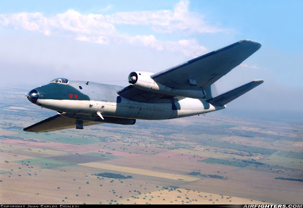 Argentina - Air Force English Electric Canberra B.62 B-109 at In Flight, Argentina