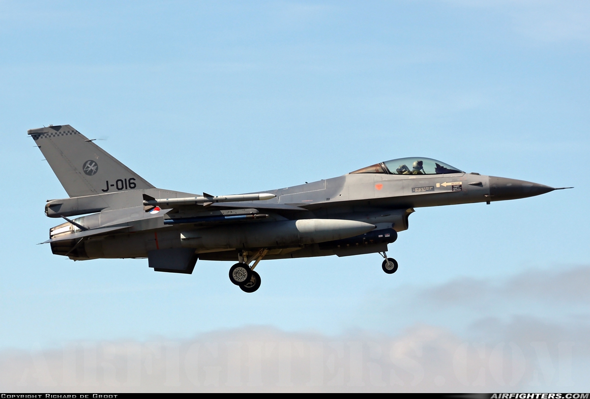 Netherlands - Air Force General Dynamics F-16AM Fighting Falcon J-016 at Leeuwarden (LWR / EHLW), Netherlands