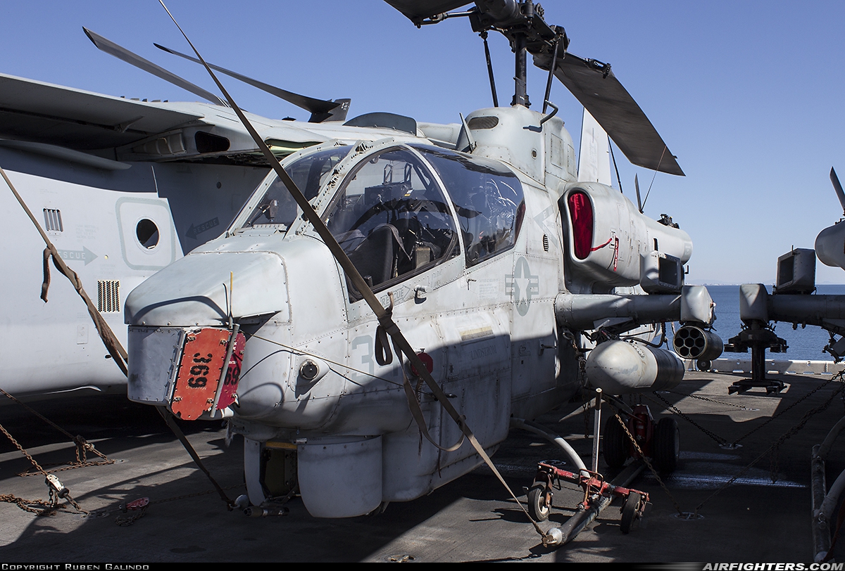 USA - Marines Bell AH-1W Super Cobra (209) 164586 at Off-Airport - Valencia, Spain