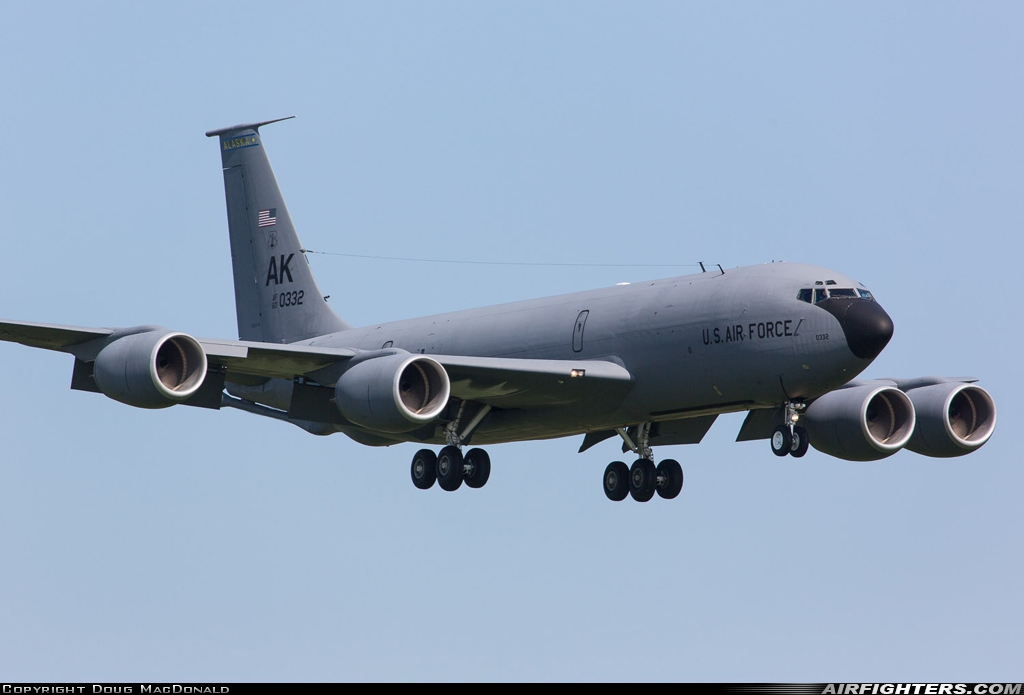 USA - Air Force Boeing KC-135R Stratotanker (717-100) 60-0332 at Mildenhall (MHZ / GXH / EGUN), UK