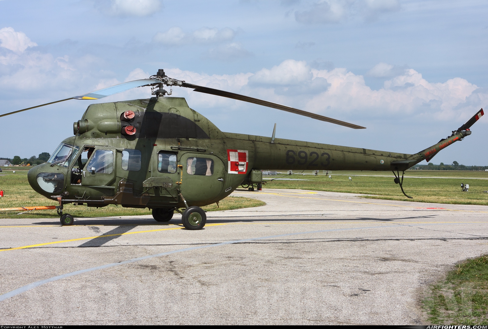 Poland - Army Mil Mi-2URP-G 6923 at Inowroclaw (- Latkowo) (EPIN / EPIR), Poland