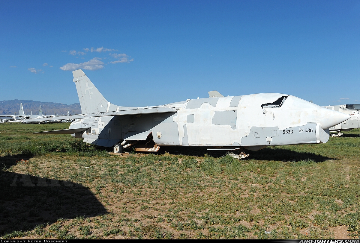 USA - Navy Vought RF-8G Crusader 145633 at Tucson - Davis-Monthan AFB (DMA / KDMA), USA