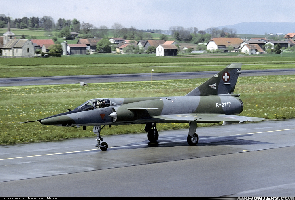 Switzerland - Air Force Dassault Mirage IIIRS R-2117 at Payerne (LSMP), Switzerland