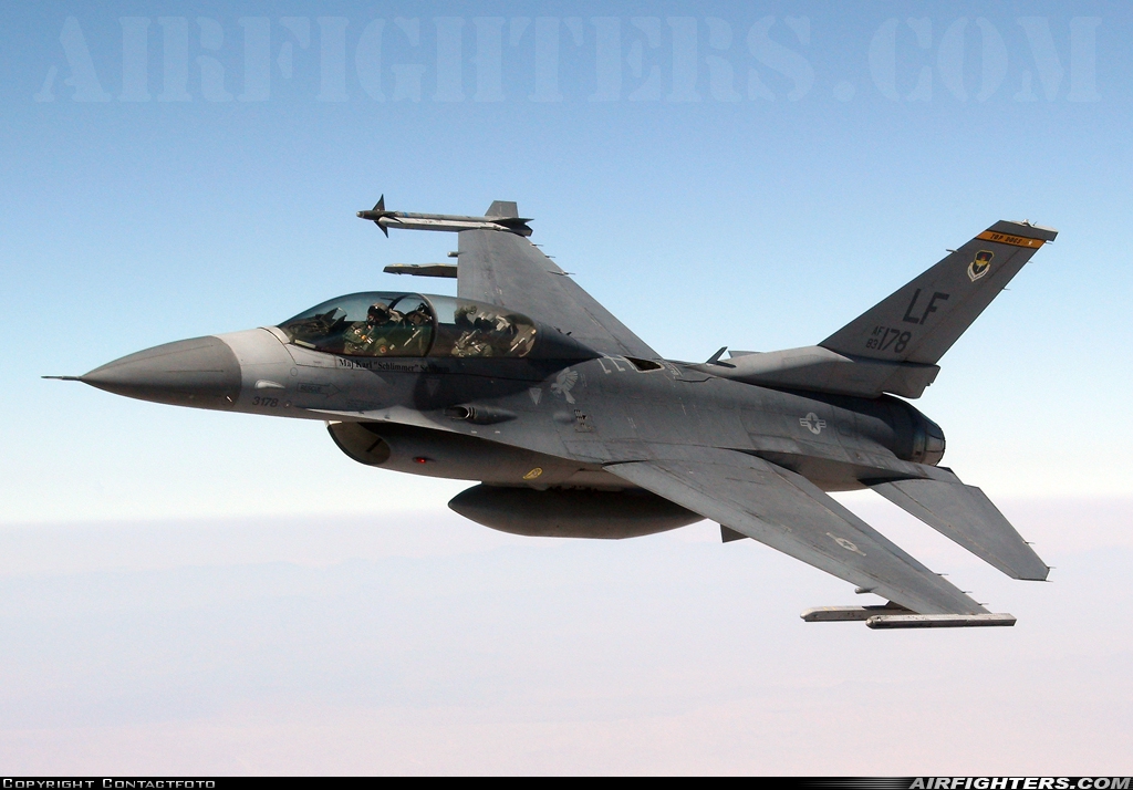 USA - Air Force General Dynamics F-16D Fighting Falcon 83-1178 at In Flight, USA