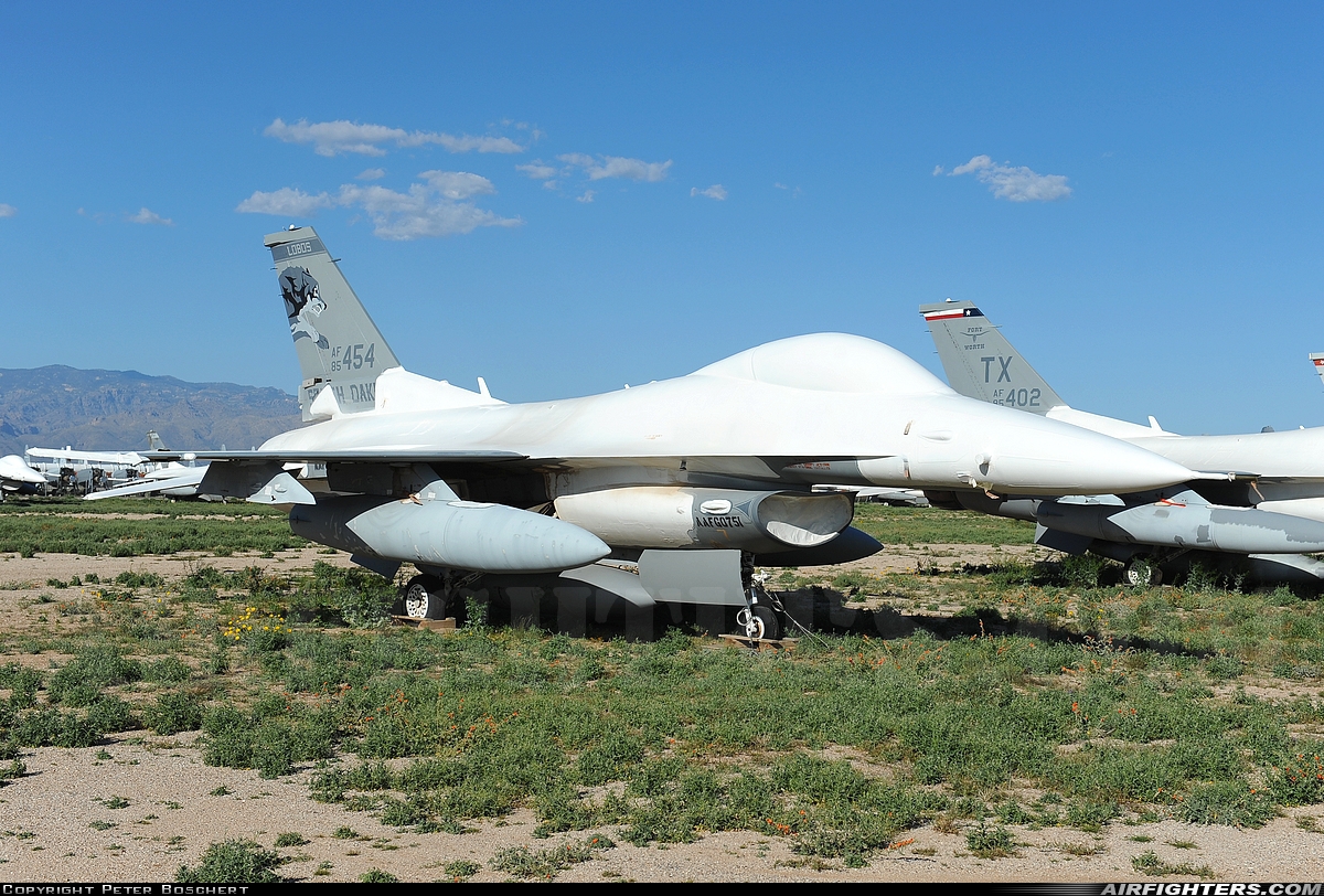 USA - Air Force General Dynamics F-16C Fighting Falcon 85-1454 at Tucson - Davis-Monthan AFB (DMA / KDMA), USA