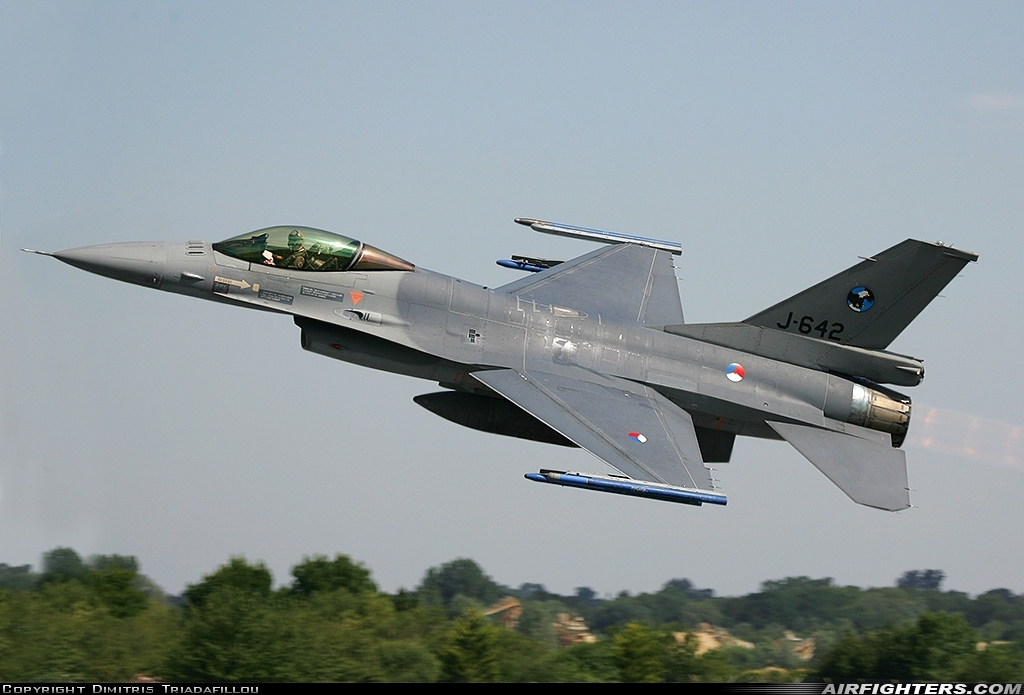 Netherlands - Air Force General Dynamics F-16AM Fighting Falcon J-642 at Fairford (FFD / EGVA), UK