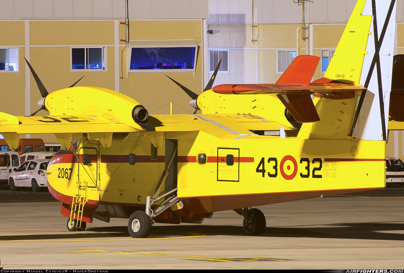 Spain - Air Force Canadair CL-415-6B11 UD.14-02 at Tenerife Sur - Reina Sofia (TFS / GCTS), Spain