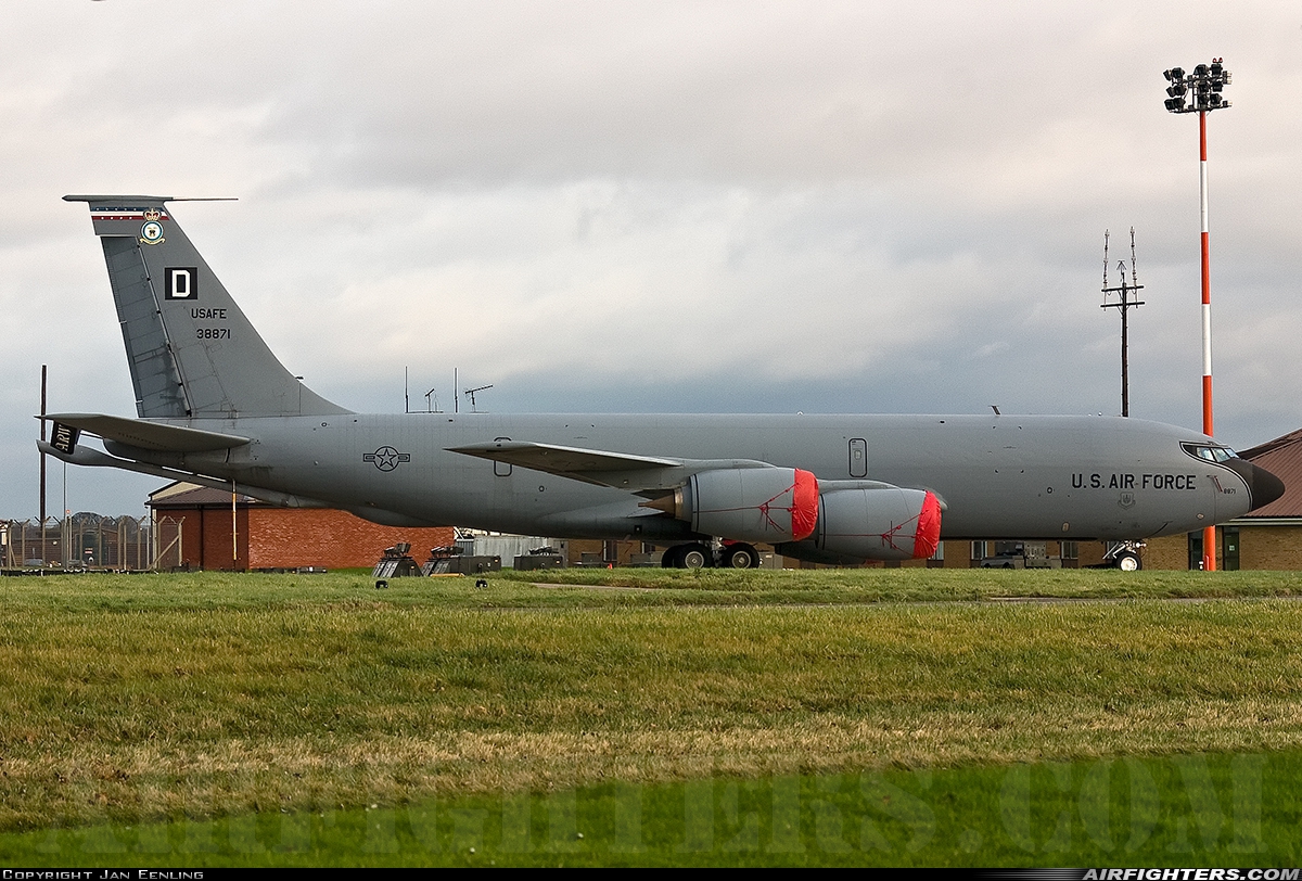 USA - Air Force Boeing KC-135R Stratotanker (717-148) 63-8871 at Mildenhall (MHZ / GXH / EGUN), UK
