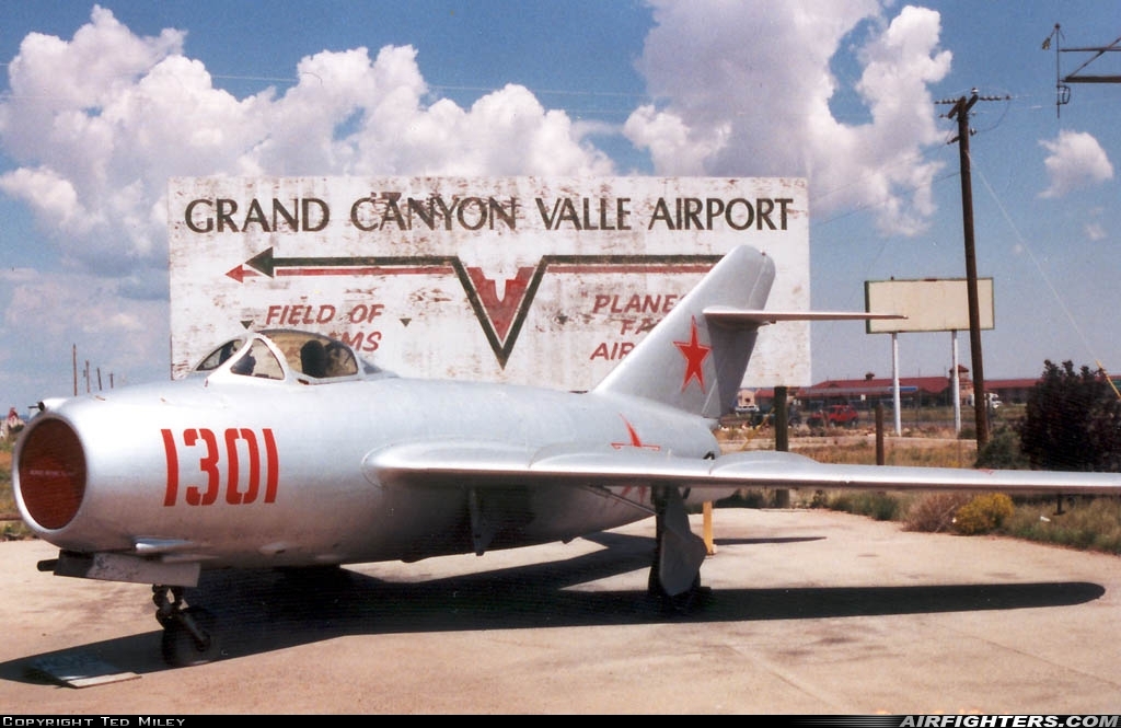 Russia - Air Force Mikoyan-Gurevich MiG-15 1301 at Grand Canyon - Valle (40G), USA