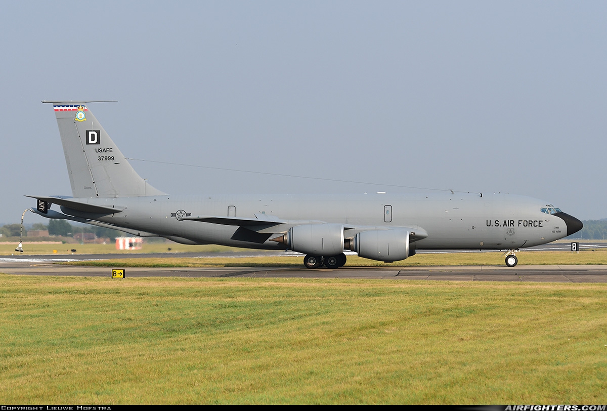 USA - Air Force Boeing KC-135R Stratotanker (717-148) 63-7999 at Mildenhall (MHZ / GXH / EGUN), UK