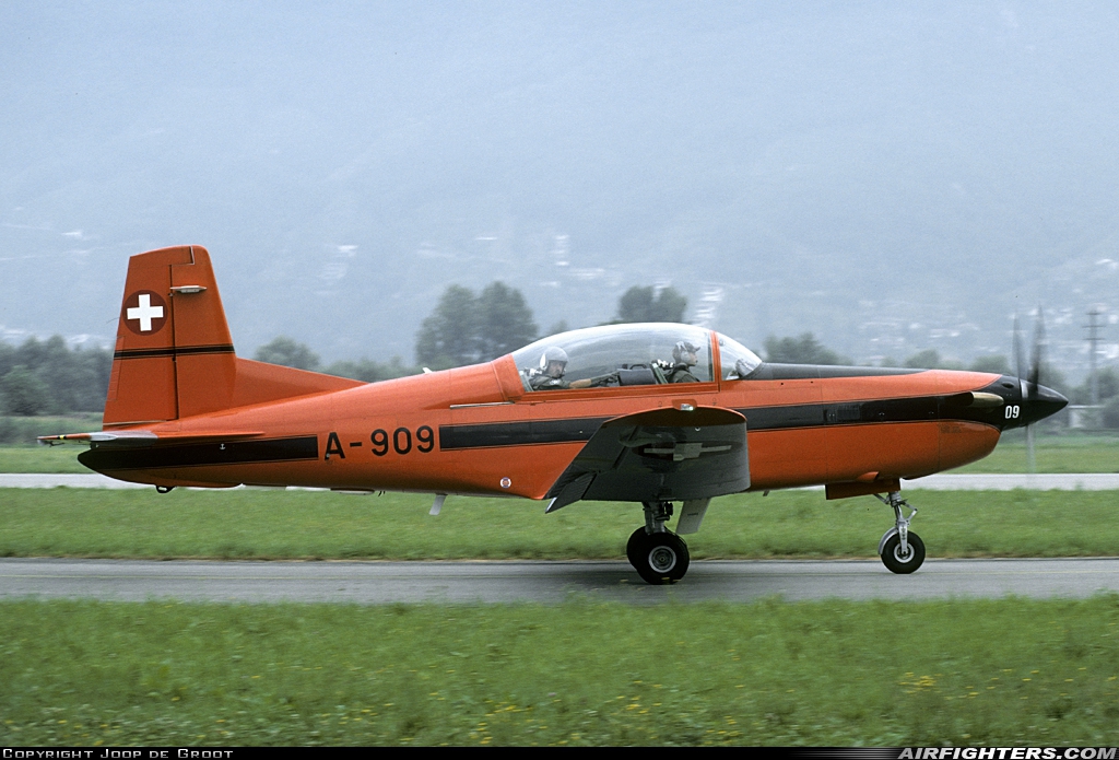 Switzerland - Air Force Pilatus PC-7 Turbo Trainer A-909 at Locarno (- Magadino) (LSZL / LSMO), Switzerland
