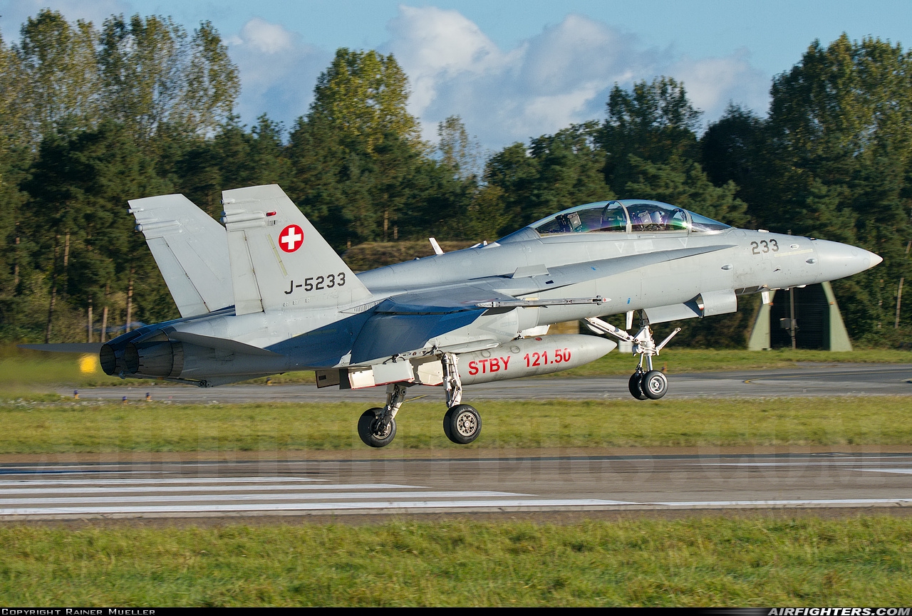Switzerland - Air Force McDonnell Douglas F/A-18D Hornet J-5233 at Wittmundhafen (Wittmund) (ETNT), Germany