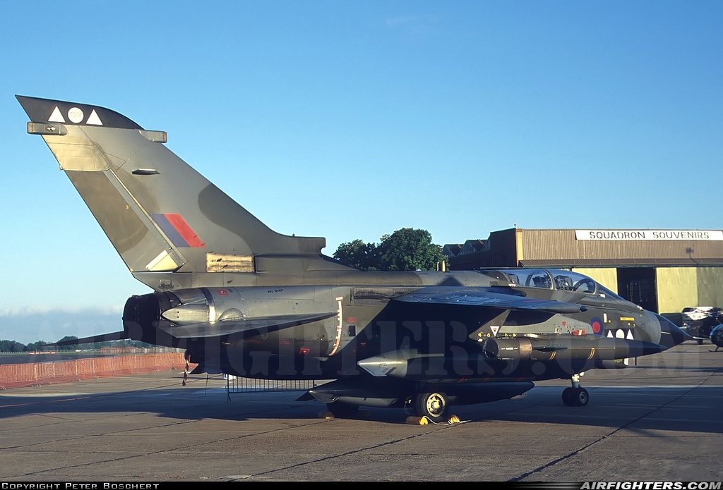 UK - Air Force Panavia Tornado GR1A ZA370 at Mildenhall (MHZ / GXH / EGUN), UK