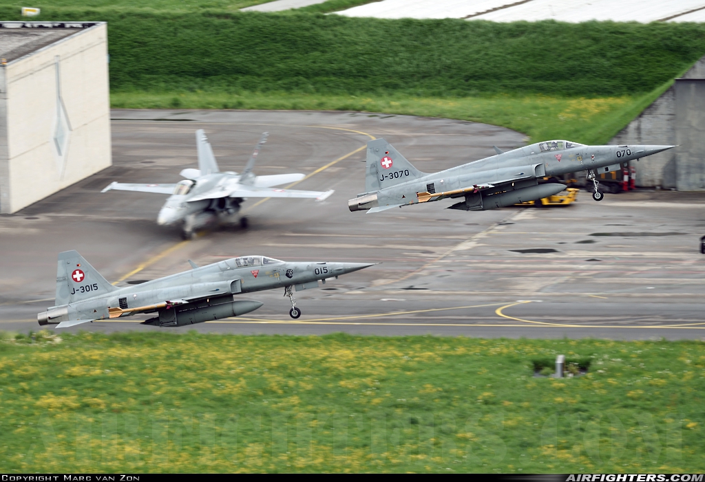 Switzerland - Air Force Northrop F-5E Tiger II J-3015 at Sion (- Sitten) (SIR / LSGS / LSMS), Switzerland