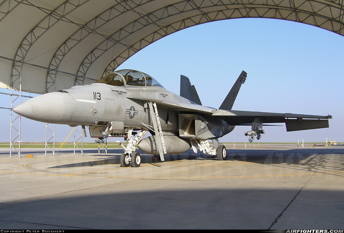USA - Navy Boeing F/A-18F Super Hornet 165677 at Lemoore - NAS / Reeves Field (NLC), USA