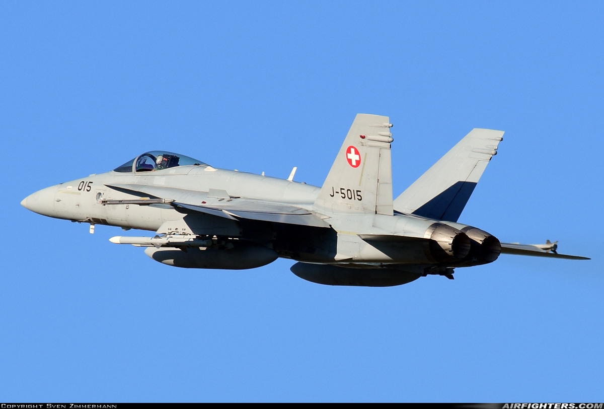 Switzerland - Air Force McDonnell Douglas F/A-18C Hornet J-5015 at Payerne (LSMP), Switzerland