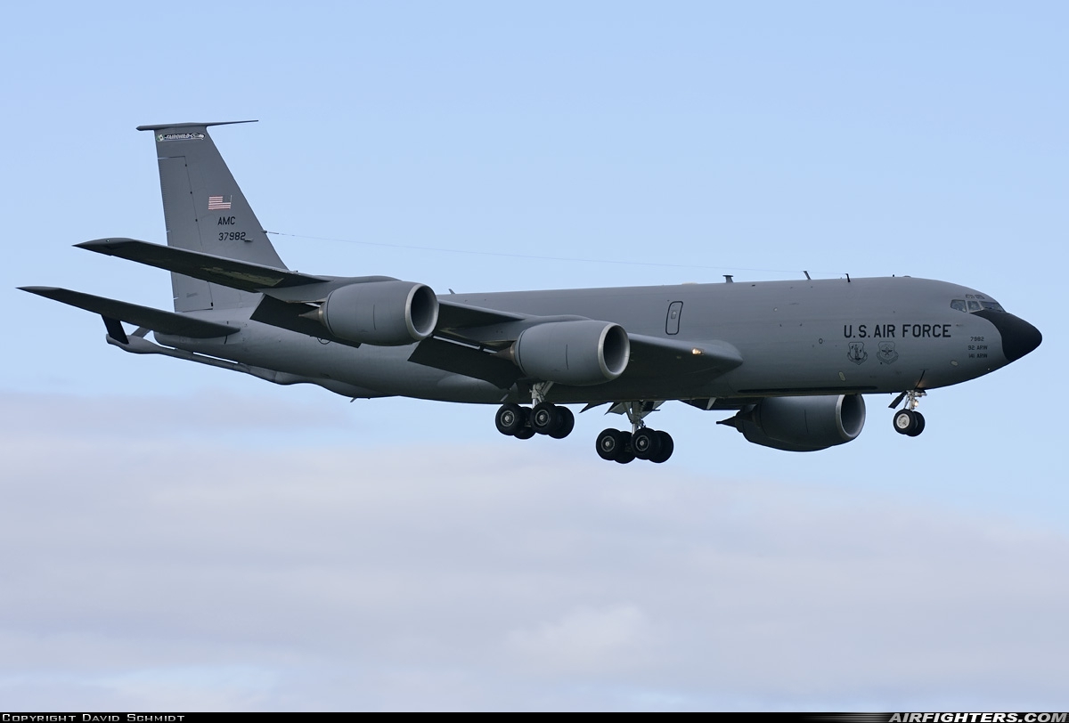 USA - Air Force Boeing KC-135R Stratotanker (717-148) 63-7982 at Mildenhall (MHZ / GXH / EGUN), UK