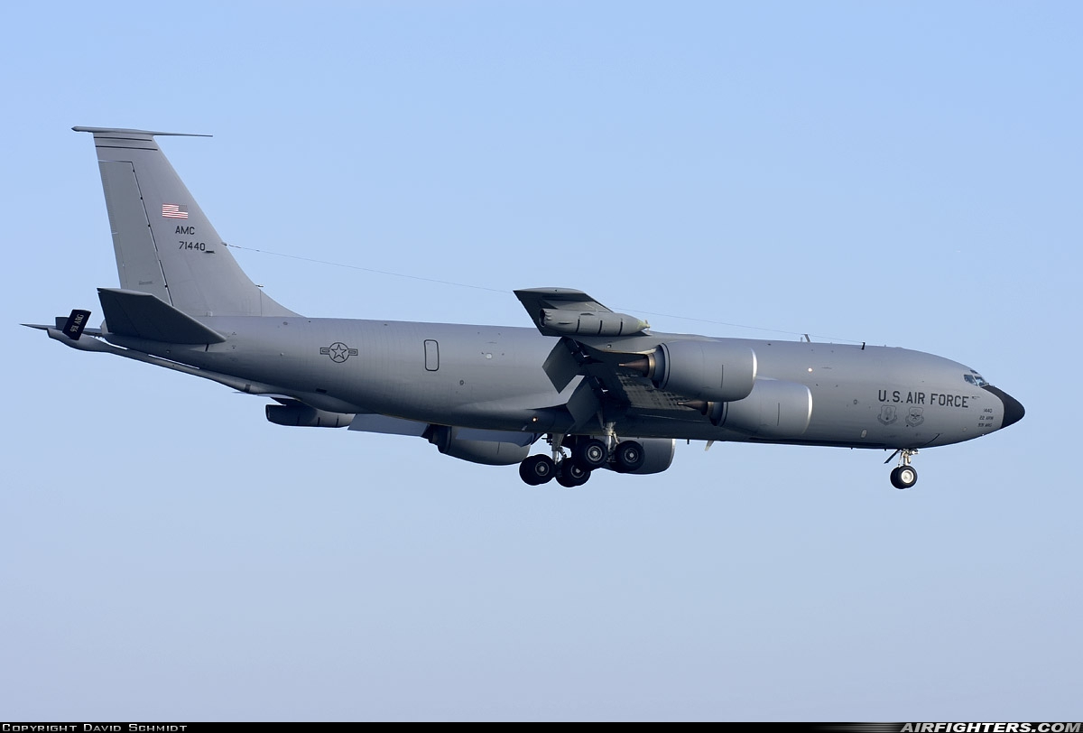 USA - Air Force Boeing KC-135R Stratotanker (717-148) 57-1440 at Mildenhall (MHZ / GXH / EGUN), UK