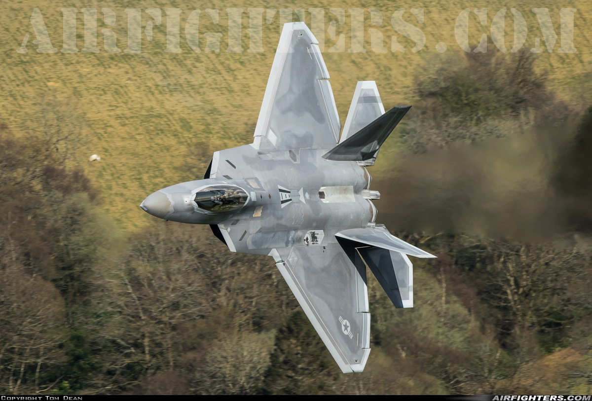USA - Air Force Lockheed Martin F-22A Raptor 04-4081 at Off-Airport - Machynlleth Loop Area, UK