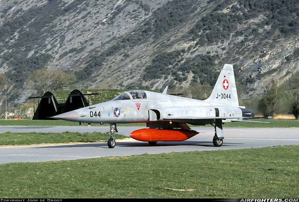 Switzerland - Air Force Northrop F-5E Tiger II J-3044 at Turtman (LSMJ), Switzerland