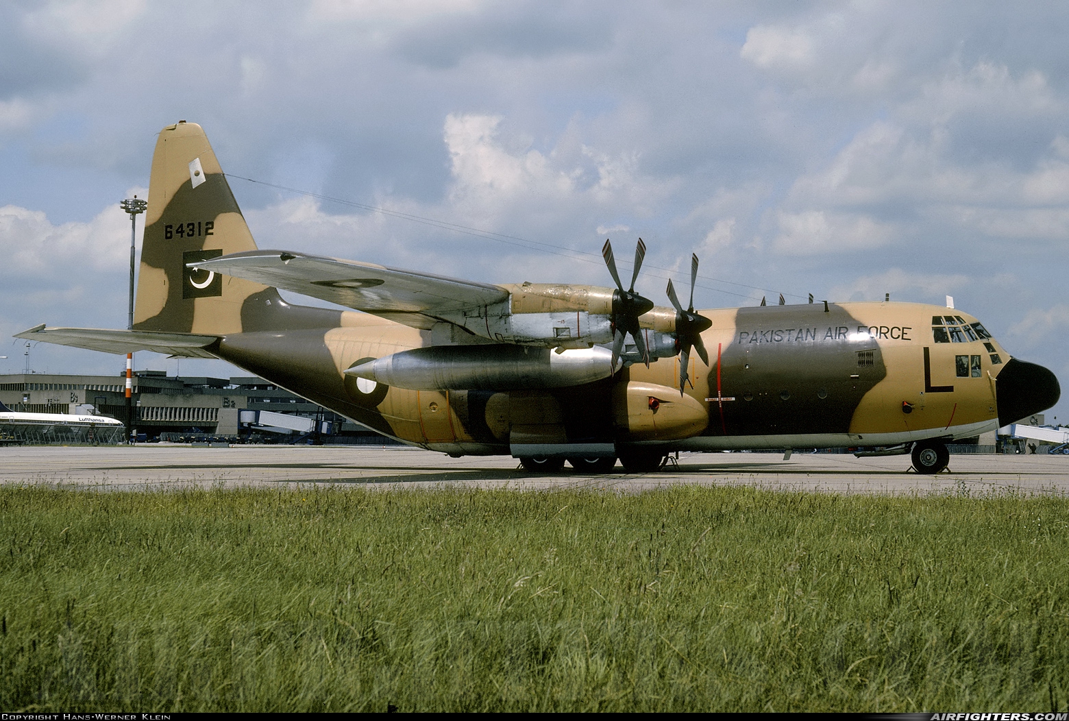 Pakistan - Air Force Lockheed C-130E Hercules (L-382) 64312 at Cologne / Bonn (- Konrad Adenauer / Wahn) (CGN / EDDK), Germany