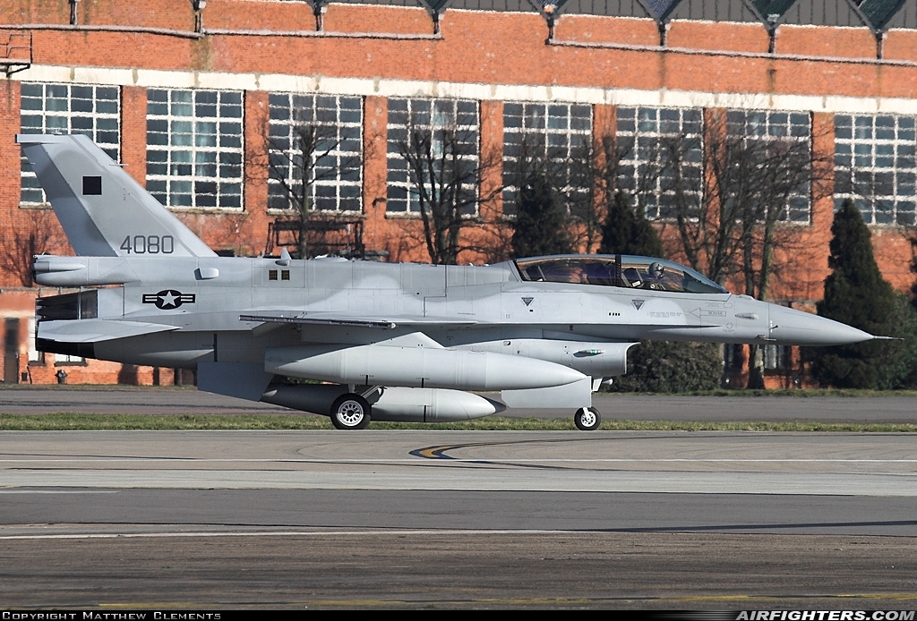 Poland - Air Force General Dynamics F-16D Fighting Falcon 4080 at Mildenhall (MHZ / GXH / EGUN), UK