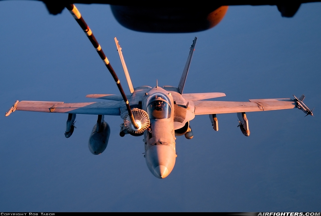 USA - Navy McDonnell Douglas F/A-18C Hornet 163998 at In Flight, Iraq