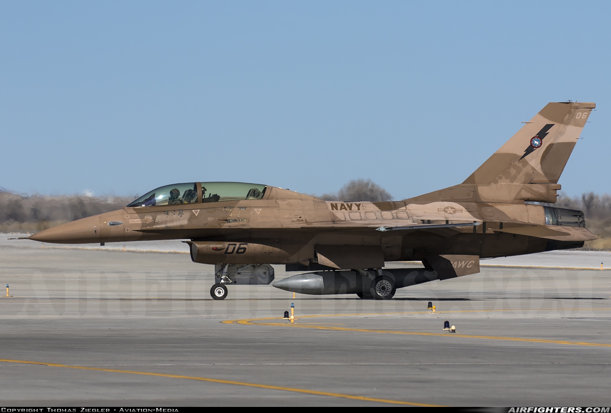 USA - Navy General Dynamics F-16B Fighting Falcon 920460 at Fallon - Fallon NAS (NFL / KNFL), USA