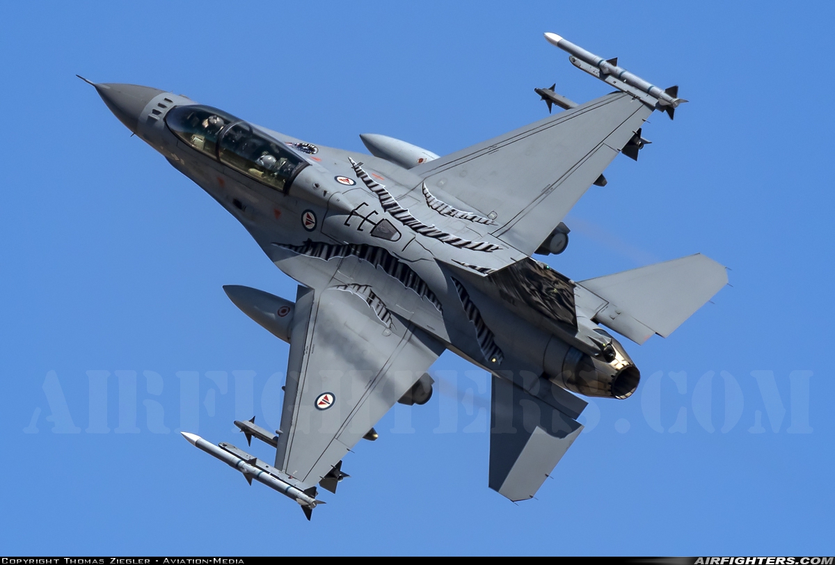Norway - Air Force General Dynamics F-16BM Fighting Falcon 692 at Zaragoza (ZAZ / LEZG), Spain