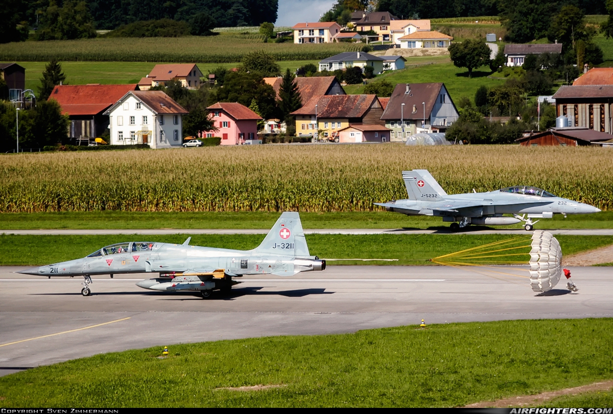 Switzerland - Air Force Northrop F-5F Tiger II J-3211 at Payerne (LSMP), Switzerland