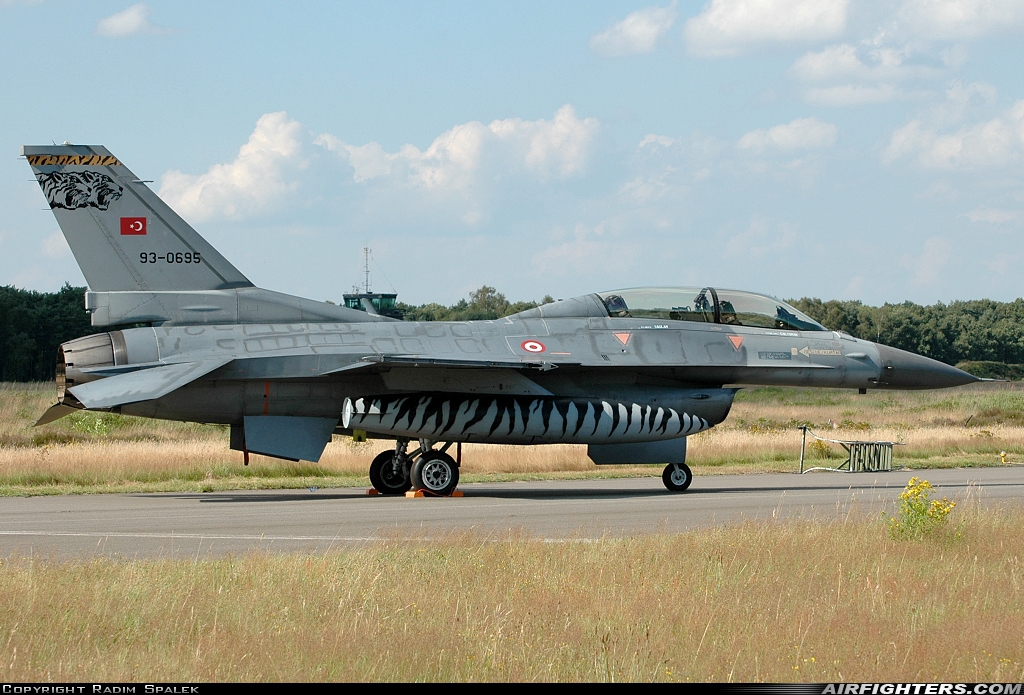 Türkiye - Air Force General Dynamics F-16D Fighting Falcon 93-0695 at Kleine Brogel (EBBL), Belgium