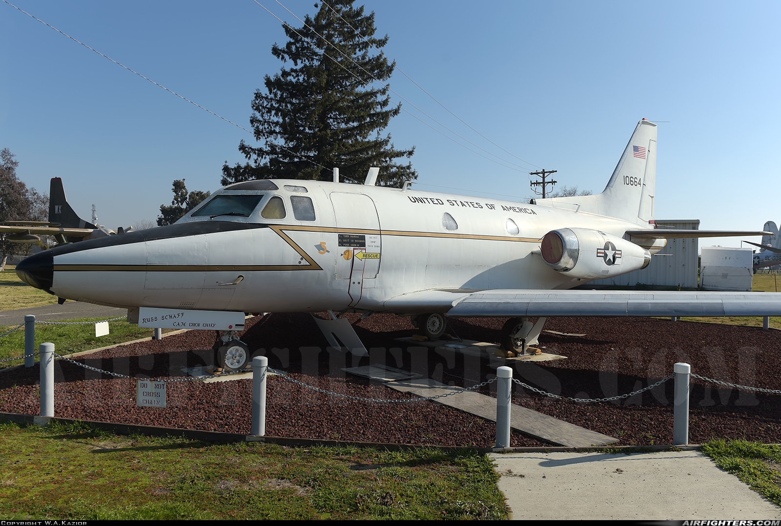 USA - Air Force North American T-39A Sabreliner 61-0664 at Atwater (Merced) - Castle (AFB) (MER / KMER), USA