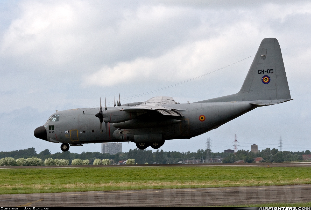 Belgium - Air Force Lockheed C-130H Hercules (L-382) CH-05 at Koksijde (EBFN), Belgium