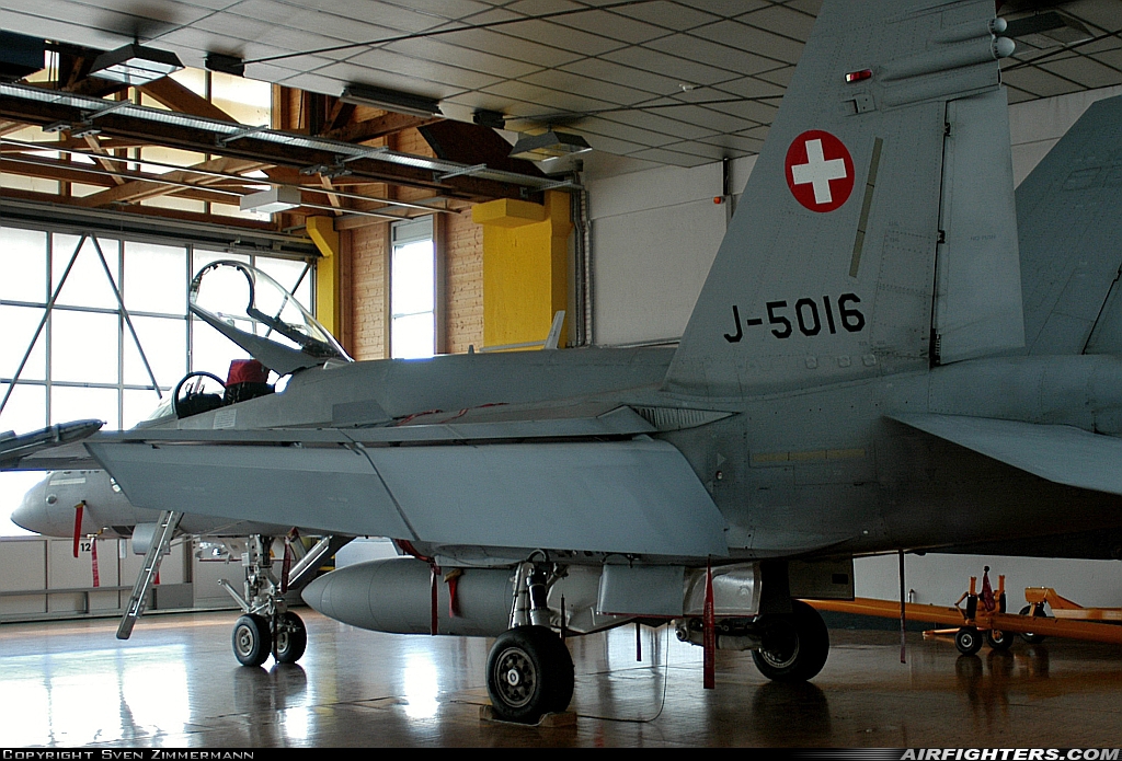 Switzerland - Air Force McDonnell Douglas F/A-18C Hornet J-5016 at Payerne (LSMP), Switzerland
