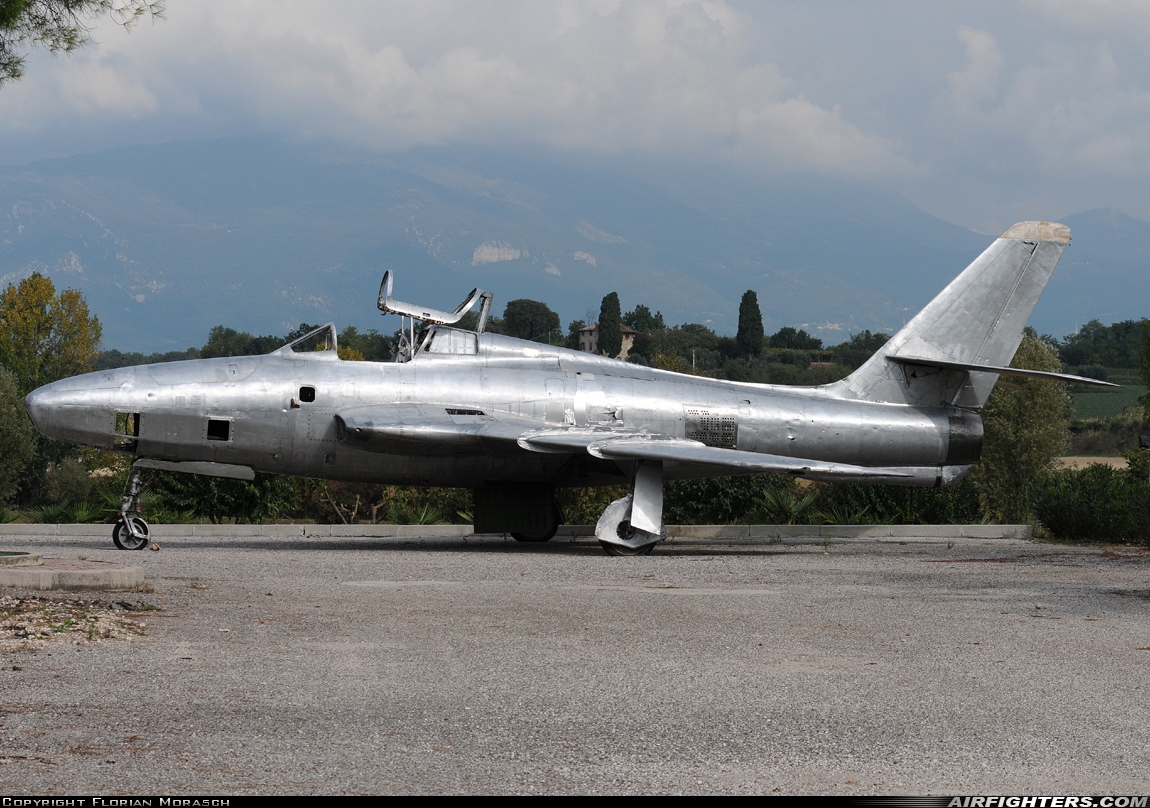 Italy - Air Force Republic RF-84F Thunderflash 52-7471 at Off-Airport - Bussolengo, Italy