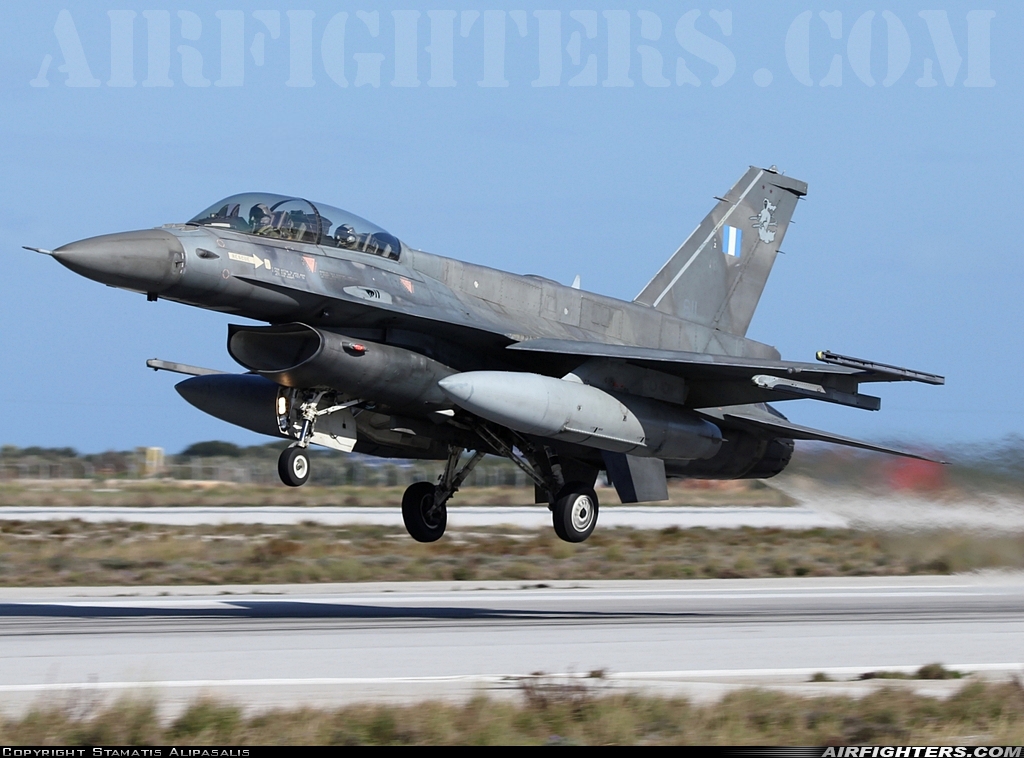 Greece - Air Force General Dynamics F-16D Fighting Falcon 611 at Chania - Souda (CHQ / LGSA), Greece