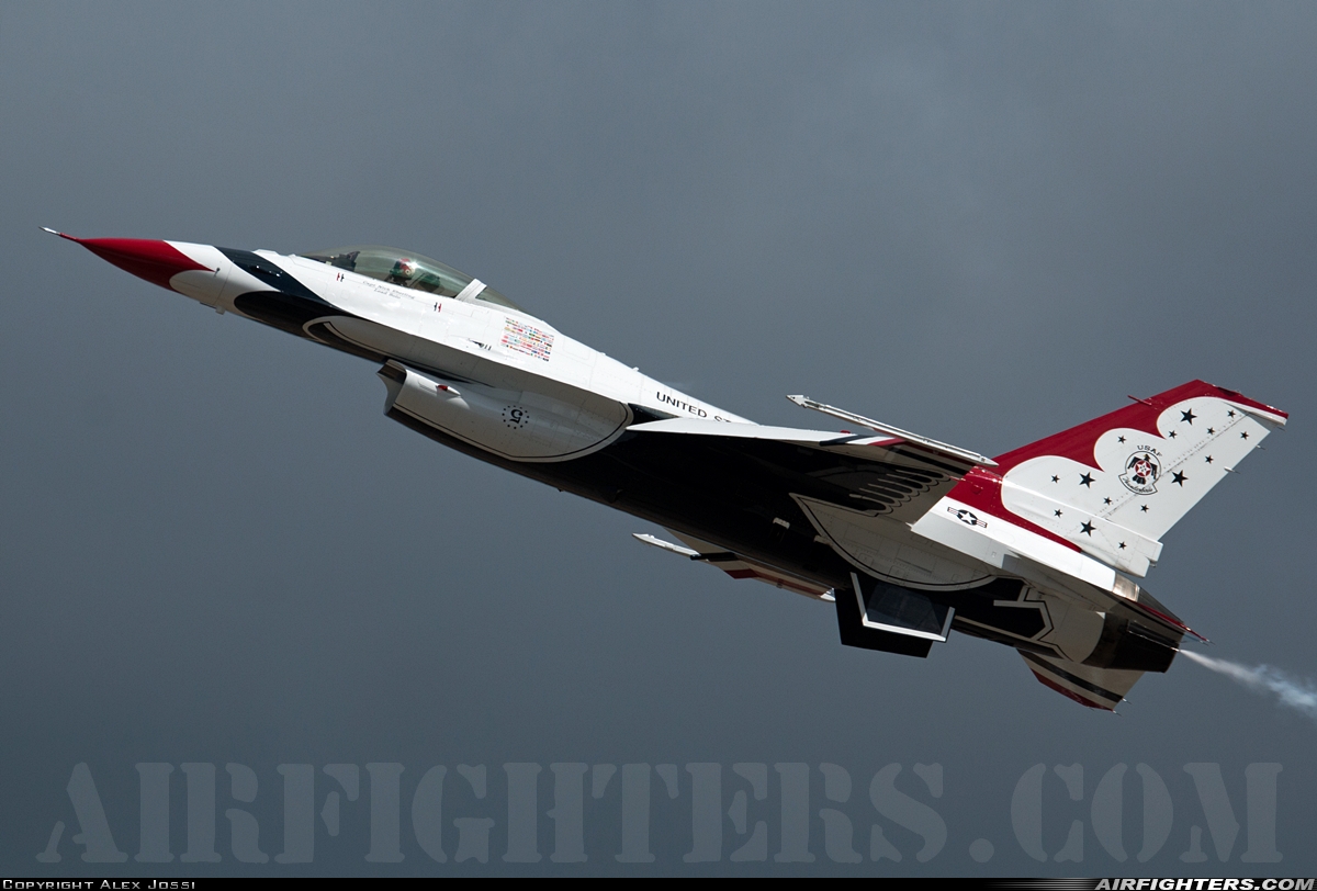 USA - Air Force General Dynamics F-16C Fighting Falcon 92-3896 at Tacoma - McChord AFB (TCM / KTCM), USA
