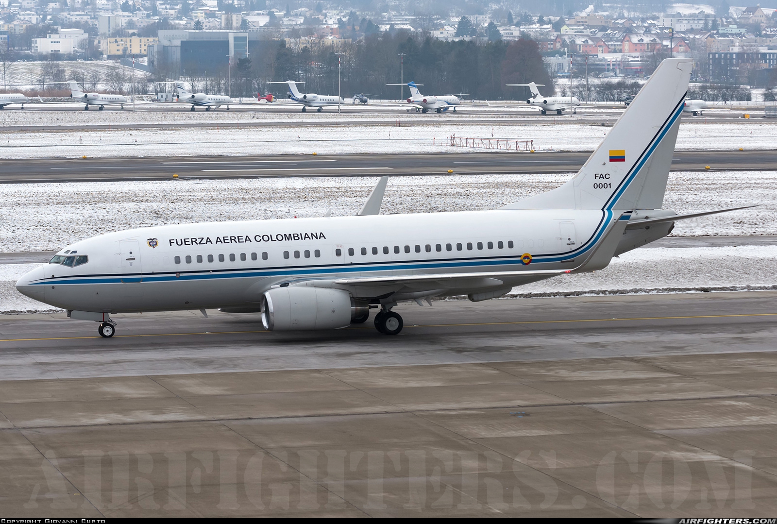 Colombia - Air Force Boeing 737-74V FAC0001 at Zurich (- Kloten) (ZRH / LSZH), Switzerland