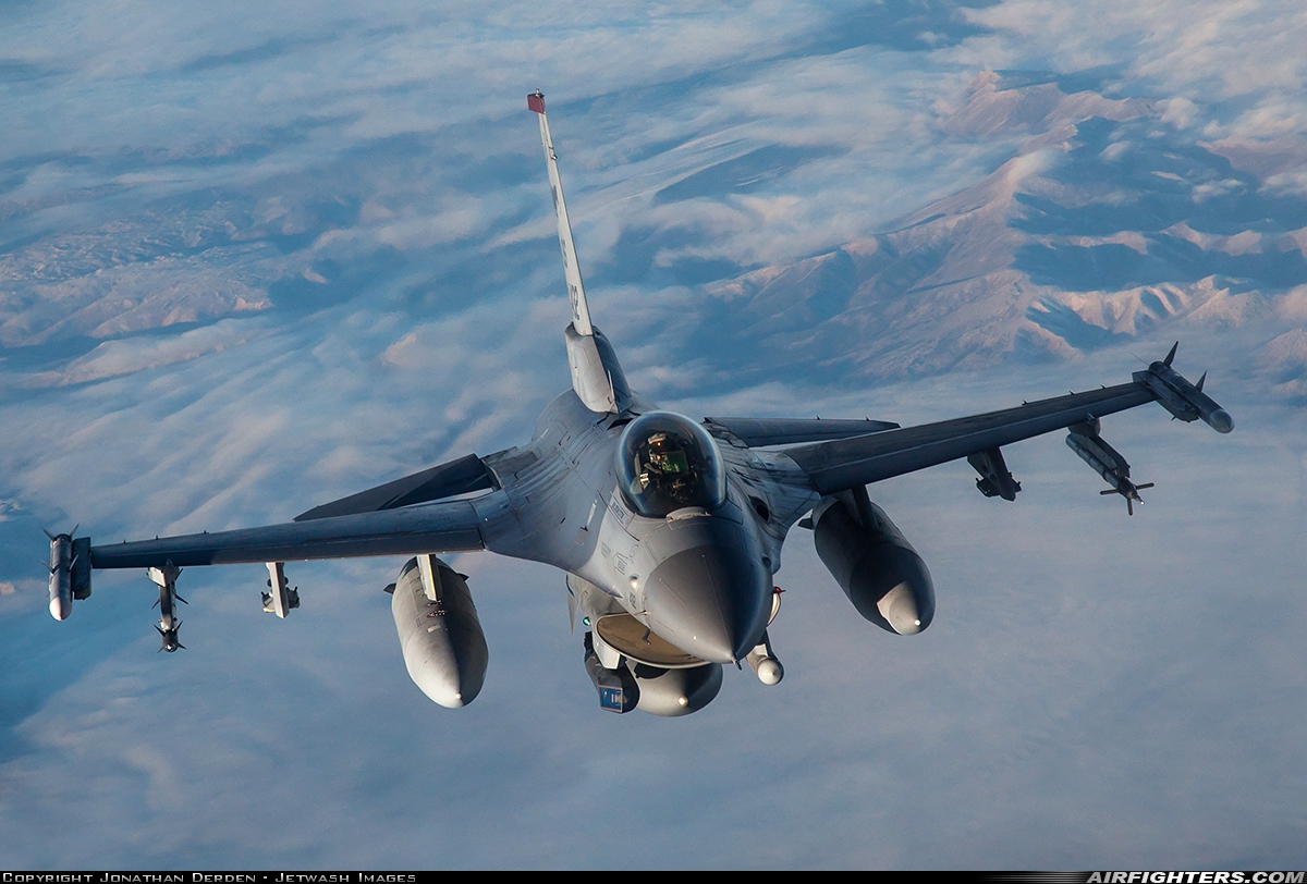 USA - Air Force General Dynamics F-16C Fighting Falcon 88-0432 at In Flight, USA